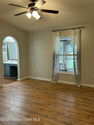 2152 Spring Creek Circle NE, Palm Bay, FL 32905