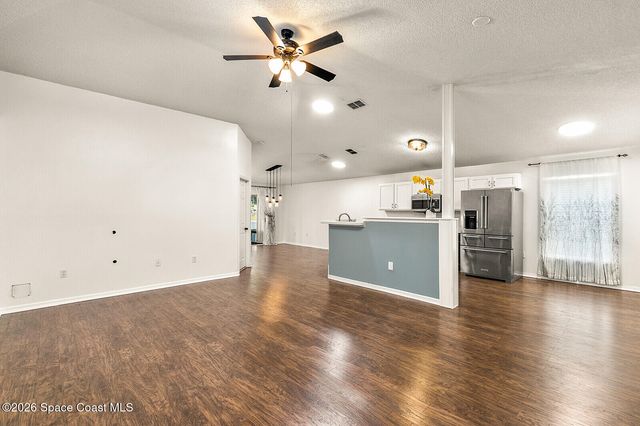 2152 Spring Creek Circle NE, Palm Bay, FL 32905