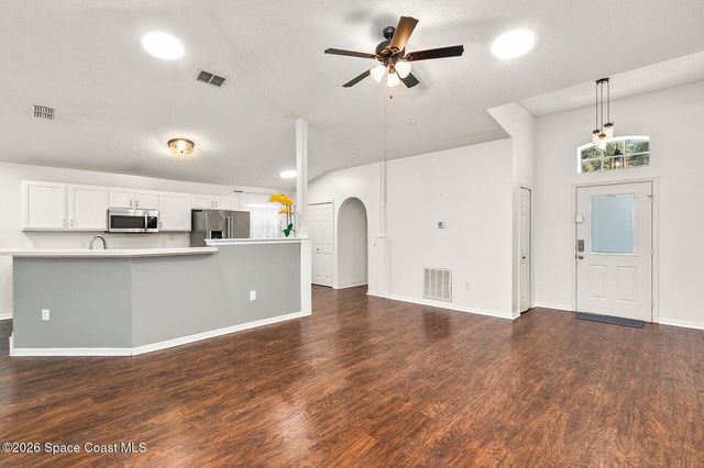 2152 Spring Creek Circle NE, Palm Bay, FL 32905