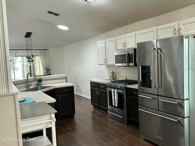 2152 Spring Creek Circle NE, Palm Bay, FL 32905