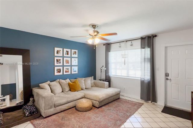 3960 NE 8th Ave, Oakland Park, FL 33334