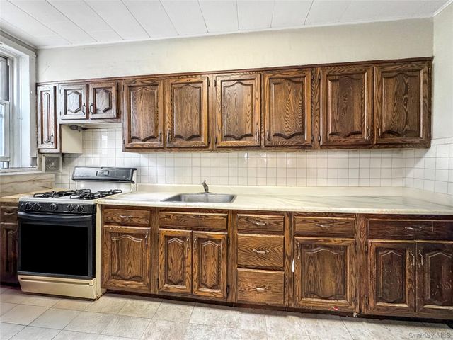 19-13 21st Road, Astoria, NY 11105