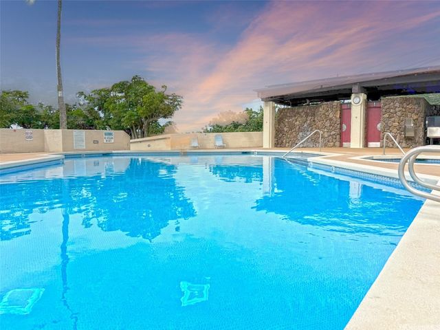 250 Kawaihae Street 2E, Honolulu, HI 96825