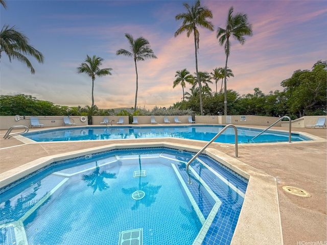 250 Kawaihae Street 2E, Honolulu, HI 96825