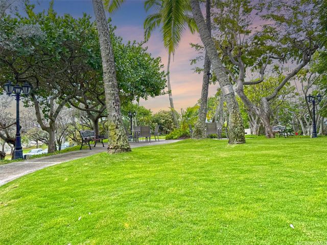 250 Kawaihae Street 2E, Honolulu, HI 96825