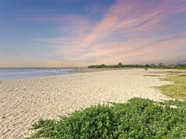 250 Kawaihae Street 2E, Honolulu, HI 96825