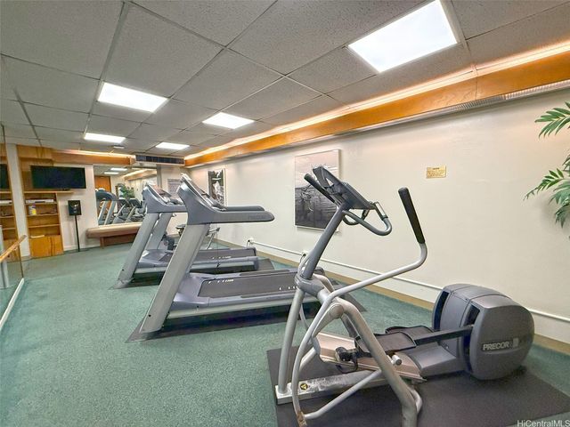 250 Kawaihae Street 2E, Honolulu, HI 96825