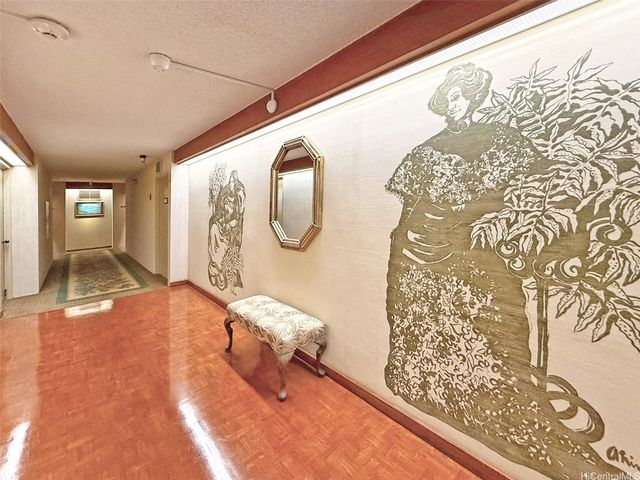 250 Kawaihae Street 2E, Honolulu, HI 96825