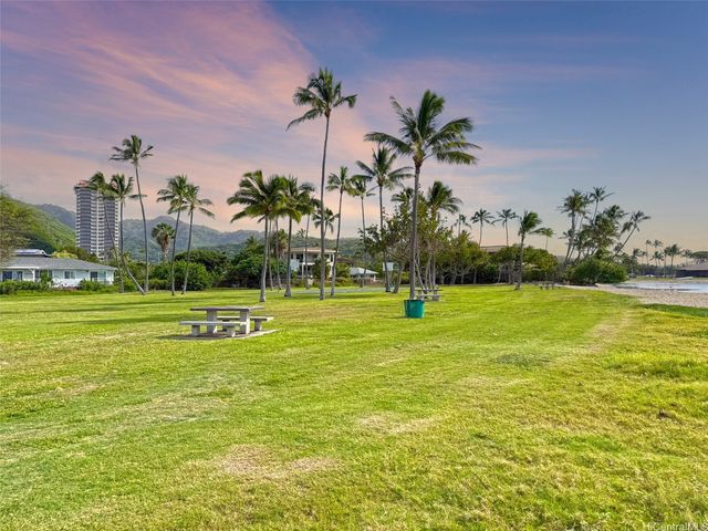 250 Kawaihae Street 2E, Honolulu, HI 96825