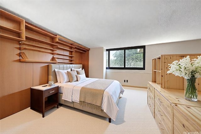 250 Kawaihae Street 2E, Honolulu, HI 96825