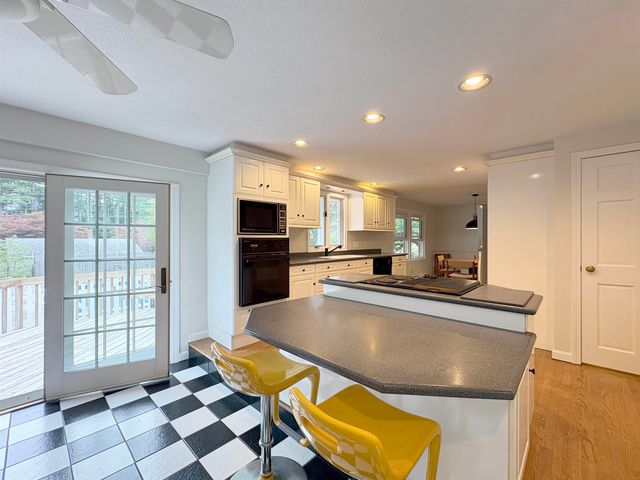 3 Valleyview Drive, Merrimack, NH 03054