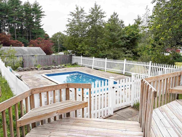3 Valleyview Drive, Merrimack, NH 03054