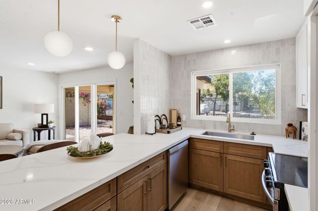 5306 S FARMER Avenue, Tempe, AZ 85283
