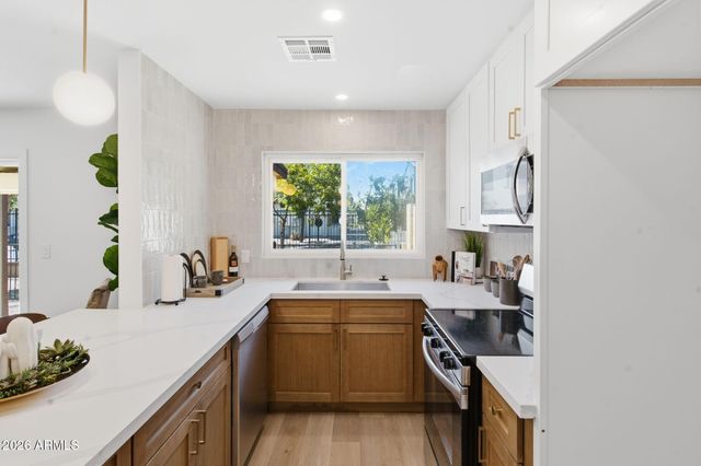 5306 S FARMER Avenue, Tempe, AZ 85283