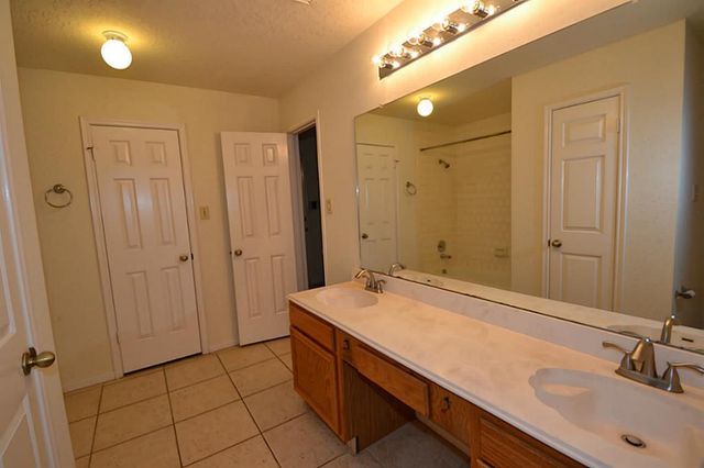 2739 Blue Mist Drive, Sugar Land, TX 77498