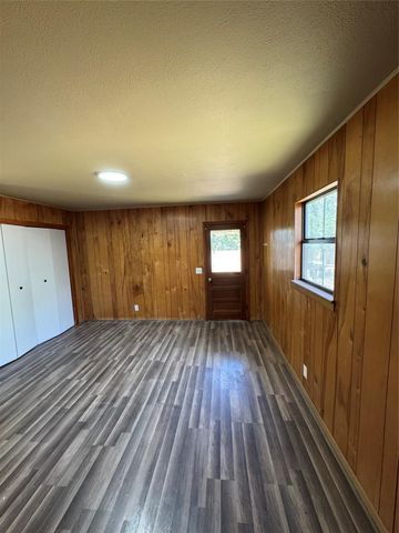 400 S Vick Street, Decatur, TX 76234