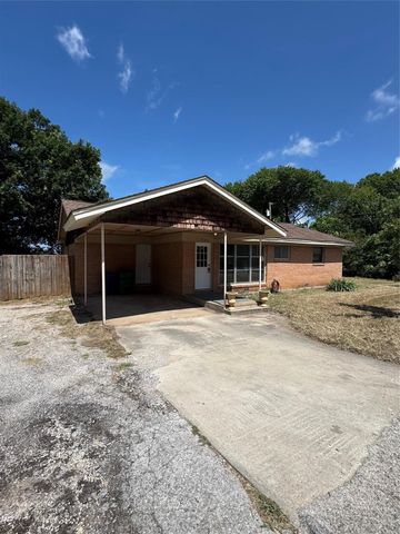 400 S Vick Street, Decatur, TX 76234