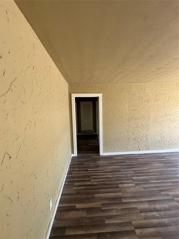 400 S Vick Street, Decatur, TX 76234