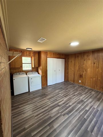 400 S Vick Street, Decatur, TX 76234