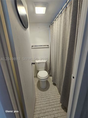 20400 W Country Club Dr 204, Aventura, FL 33180