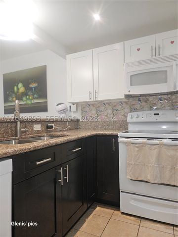 20400 W Country Club Dr 204, Aventura, FL 33180