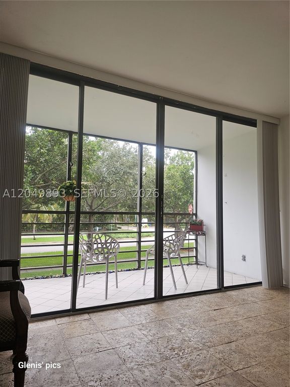 20400 W Country Club Dr 204, Aventura, FL 33180