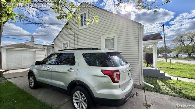 11012 Paige Avenue, Warren, MI 48089