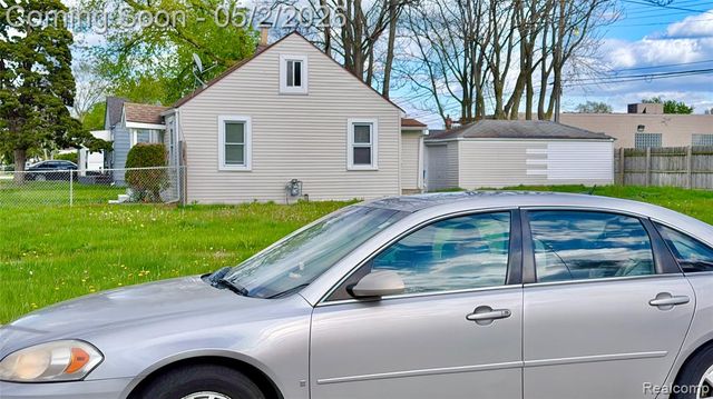 11012 Paige Avenue, Warren, MI 48089