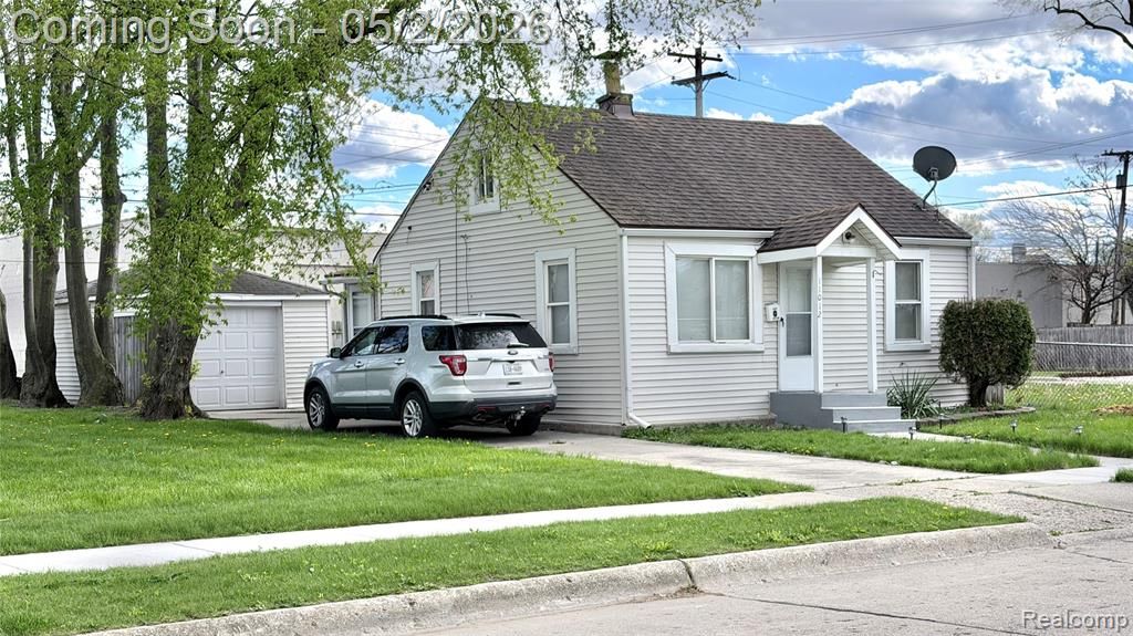 11012 Paige Avenue, Warren, MI 48089