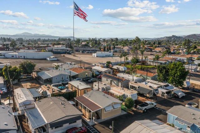 1425 E Madison 18, El Cajon, CA 92019