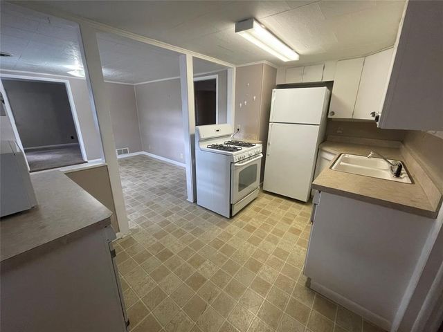 2134 KNOLL Avenue, Erie, PA 16510