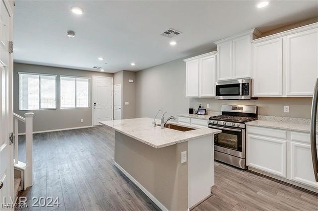 6256 Haiku Stairs Street, Las Vegas, NV 89148