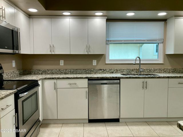 965 Belleflower Drive, Port Orange, FL 32127