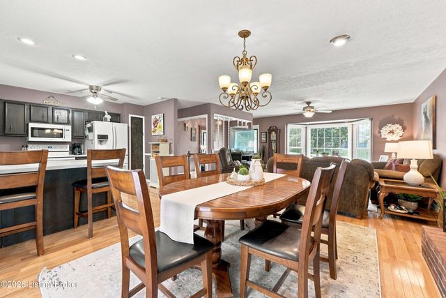7304 Oswego Cir, Louisville, KY 40214