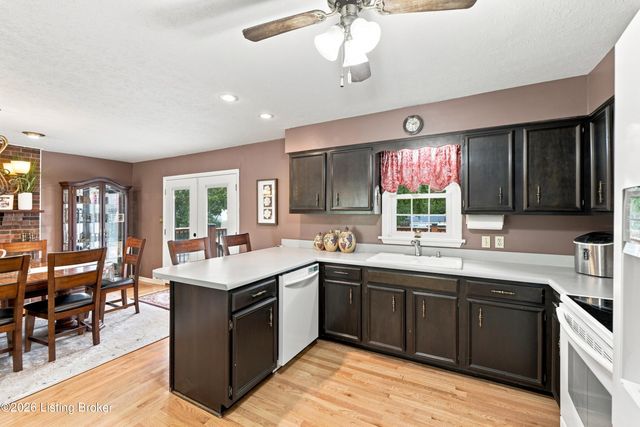 7304 Oswego Cir, Louisville, KY 40214