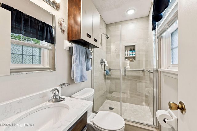 7304 Oswego Cir, Louisville, KY 40214