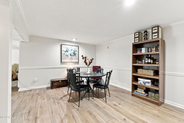 7304 Oswego Cir, Louisville, KY 40214