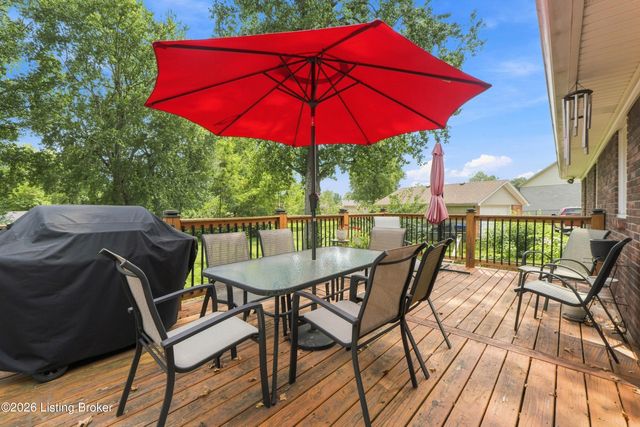 7304 Oswego Cir, Louisville, KY 40214