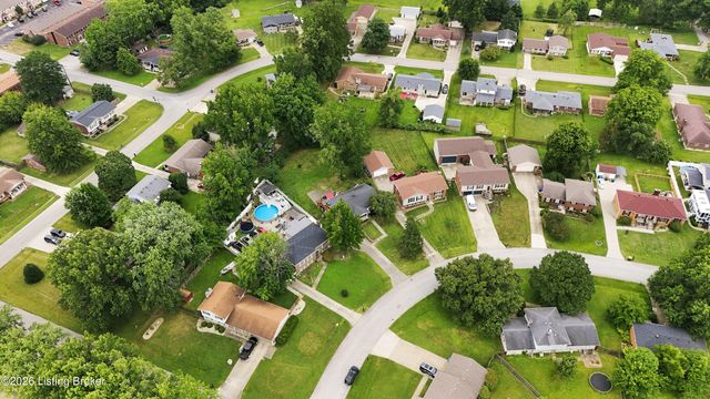 7304 Oswego Cir, Louisville, KY 40214