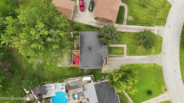 7304 Oswego Cir, Louisville, KY 40214