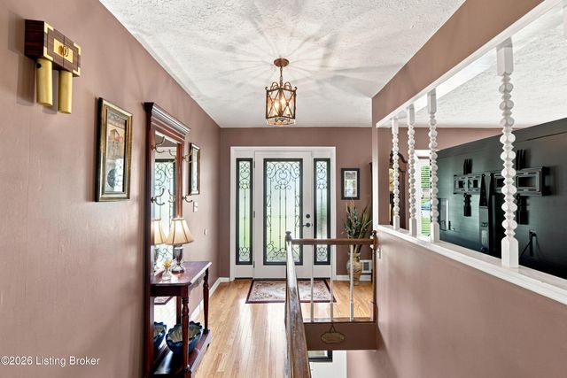 7304 Oswego Cir, Louisville, KY 40214