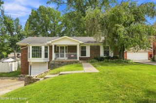 7304 Oswego Cir, Louisville, KY 40214