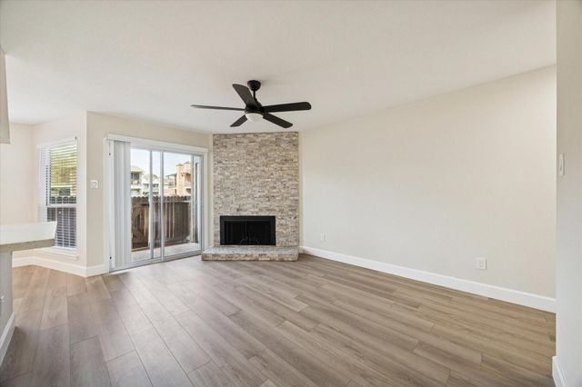 18800 Egret Bay Boulevard 907, Houston, TX 77058