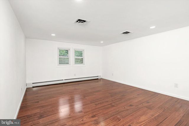 583 EDINBURG RD, Hamilton Township, NJ 08619