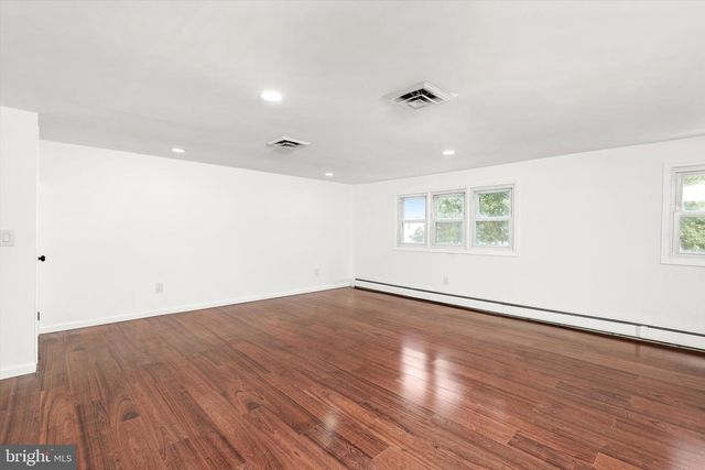 583 EDINBURG RD, Hamilton Township, NJ 08619