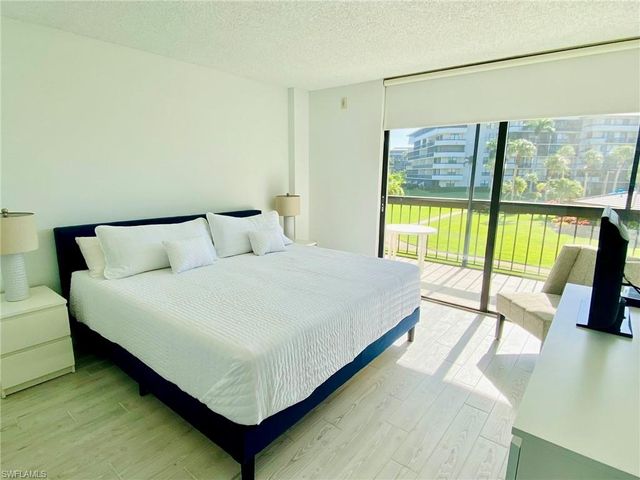 601 Seaview CT C-208, Marco Island, FL 34145