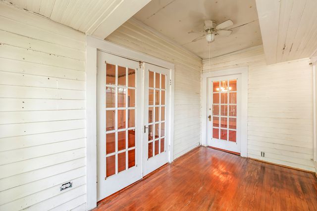 249 S Main St, Lexington, TN 38351