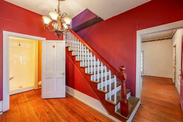 249 S Main St, Lexington, TN 38351