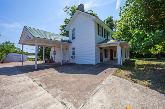 249 S Main St, Lexington, TN 38351