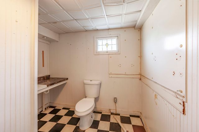 249 S Main St, Lexington, TN 38351